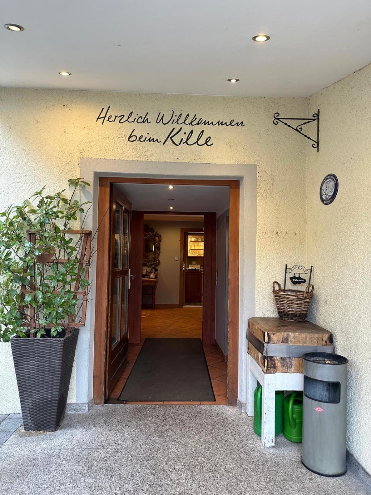 Gasthaus - Hotel Neue Post Meitingen Dış mekan fotoğraf